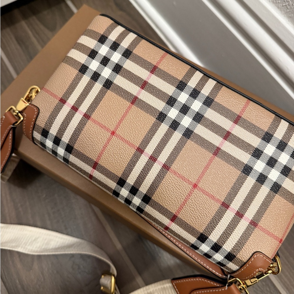 Burberry Tan and Brown Checkered Women's Bag new / no tag - Picture 6 of 13